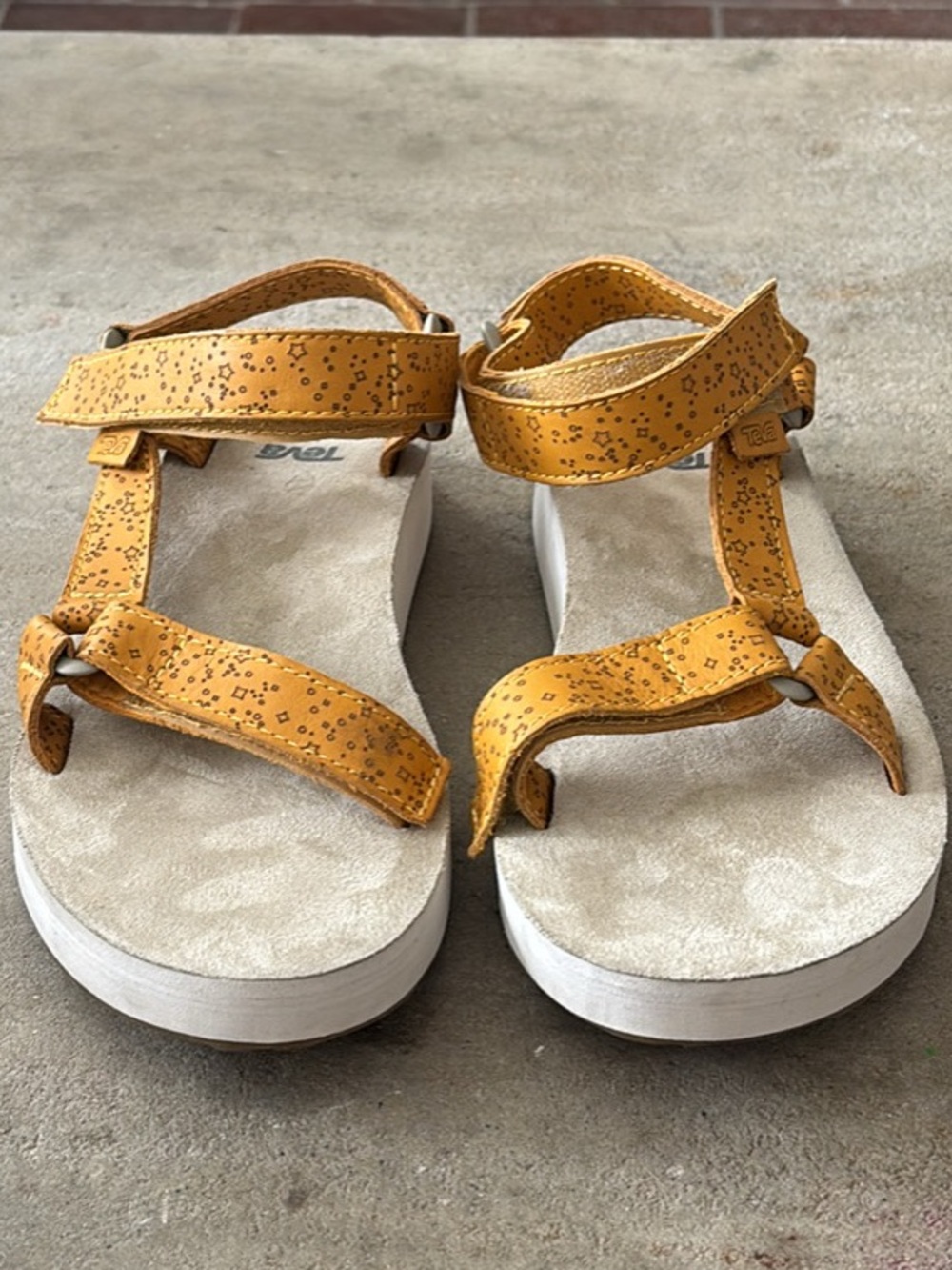 TEVA Midform Universal Star Sport Sandal Women Size 6 Sunflower Yellow 1110763